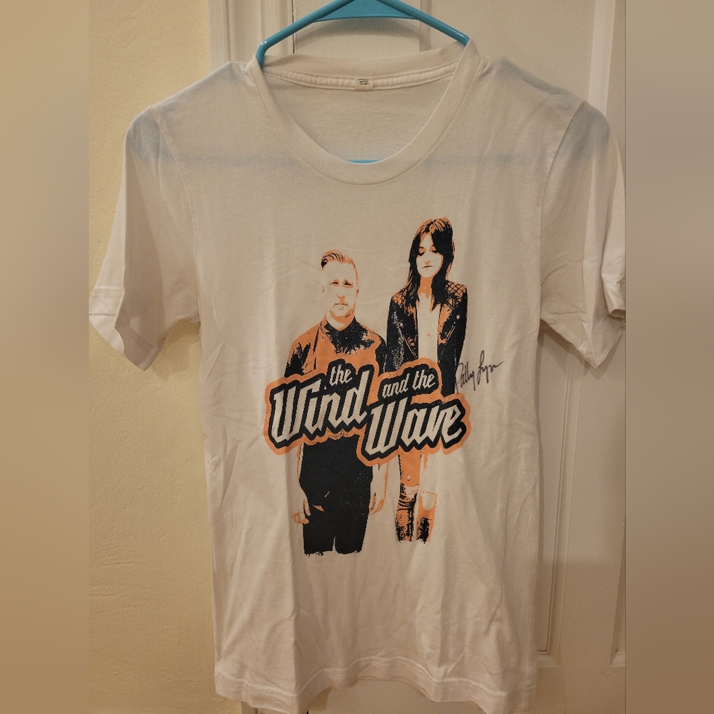 The Wind and The Wave Graphic T-Shirt